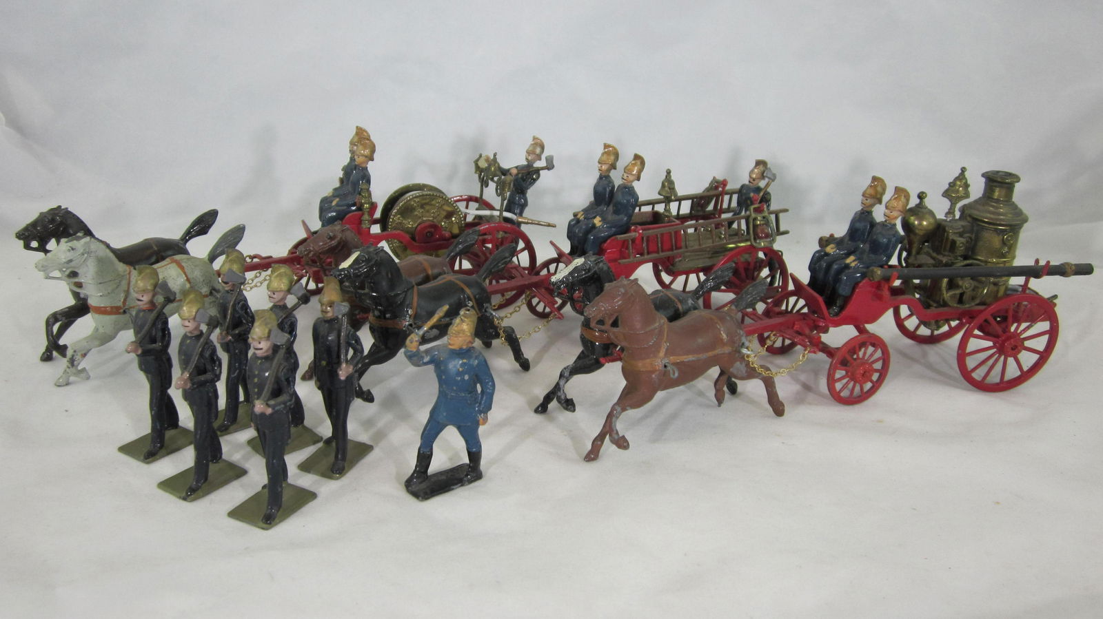 Unique Brass Plated Firewagon Set. (1 of 9)