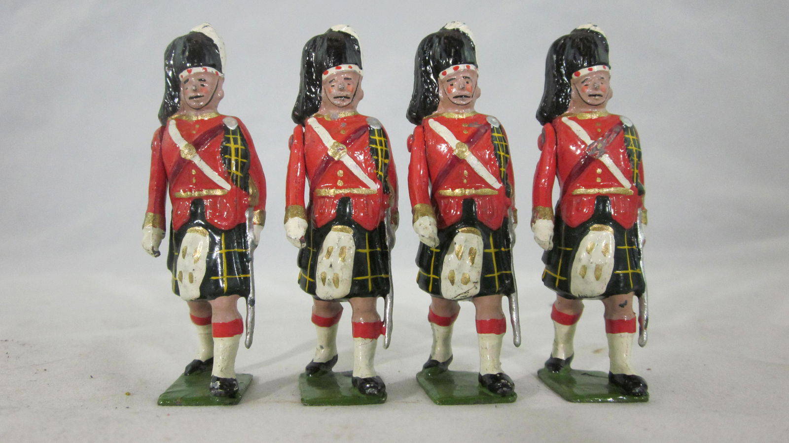 From Britains #437 Gordon Highland Officers. (1 of 1)