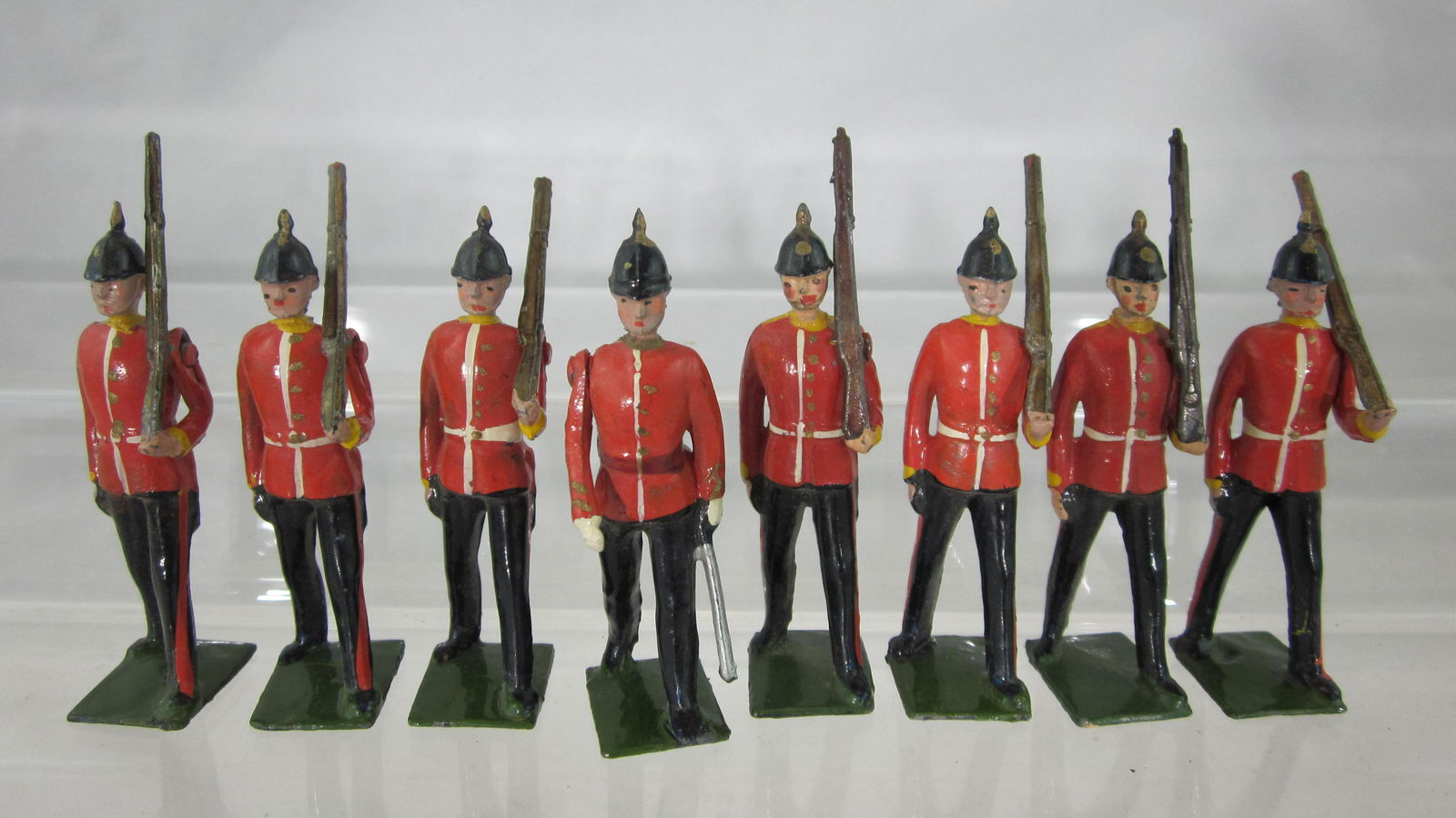 Britains Set #76 Middlesex Regiment At Slope. (1 of 1)