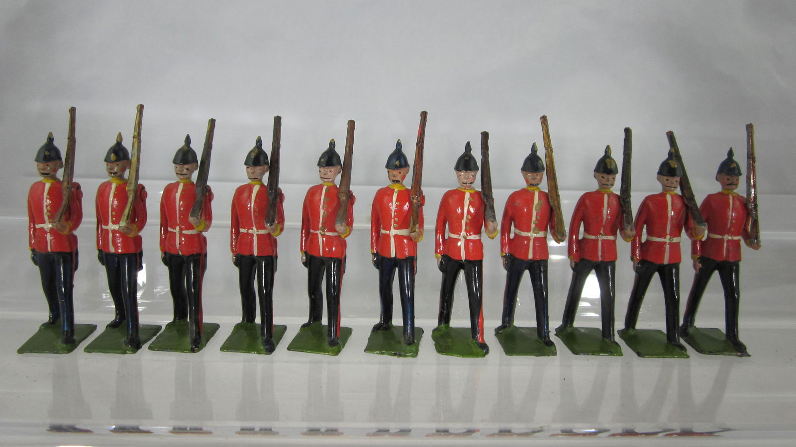 Britains #76 Middlesex Regiment Grouping. (1 of 1)