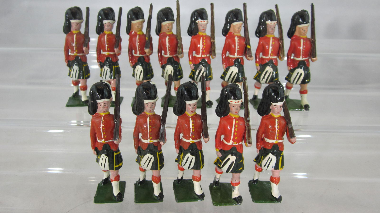 Britains #77 Postwar Gordon Highlanders Group. (1 of 1)