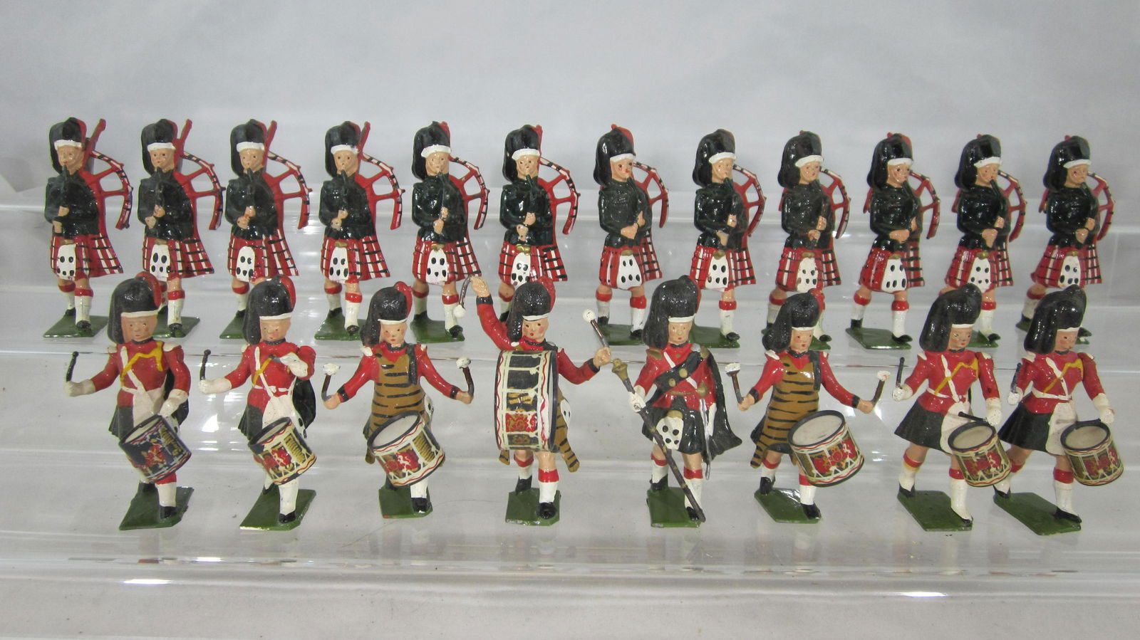 Britains Set #2109 Black Watch Pipes And Drums. (1 of 1)