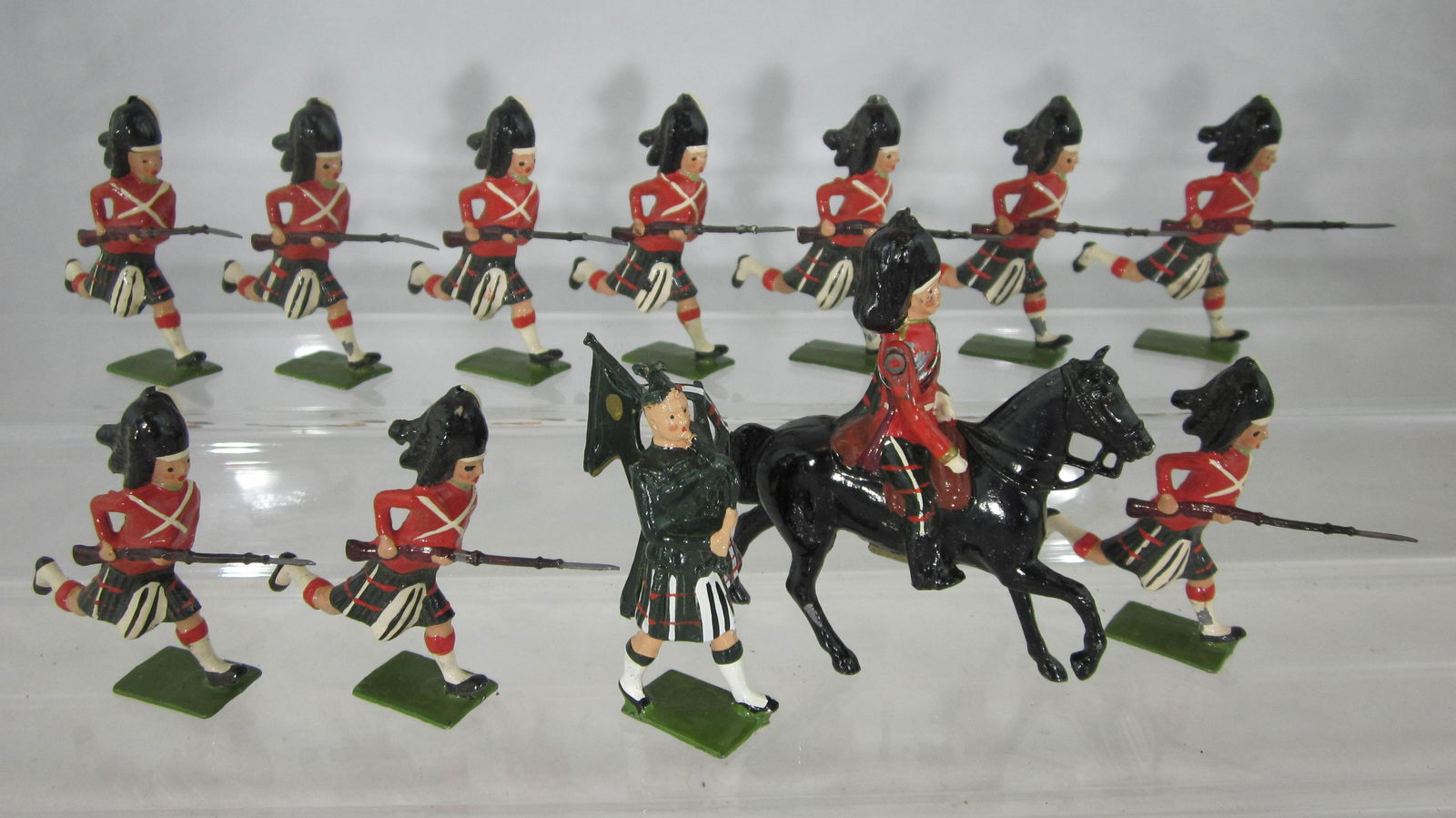 Britains Set #9332 Postwar Seaforth Highlanders. (1 of 1)