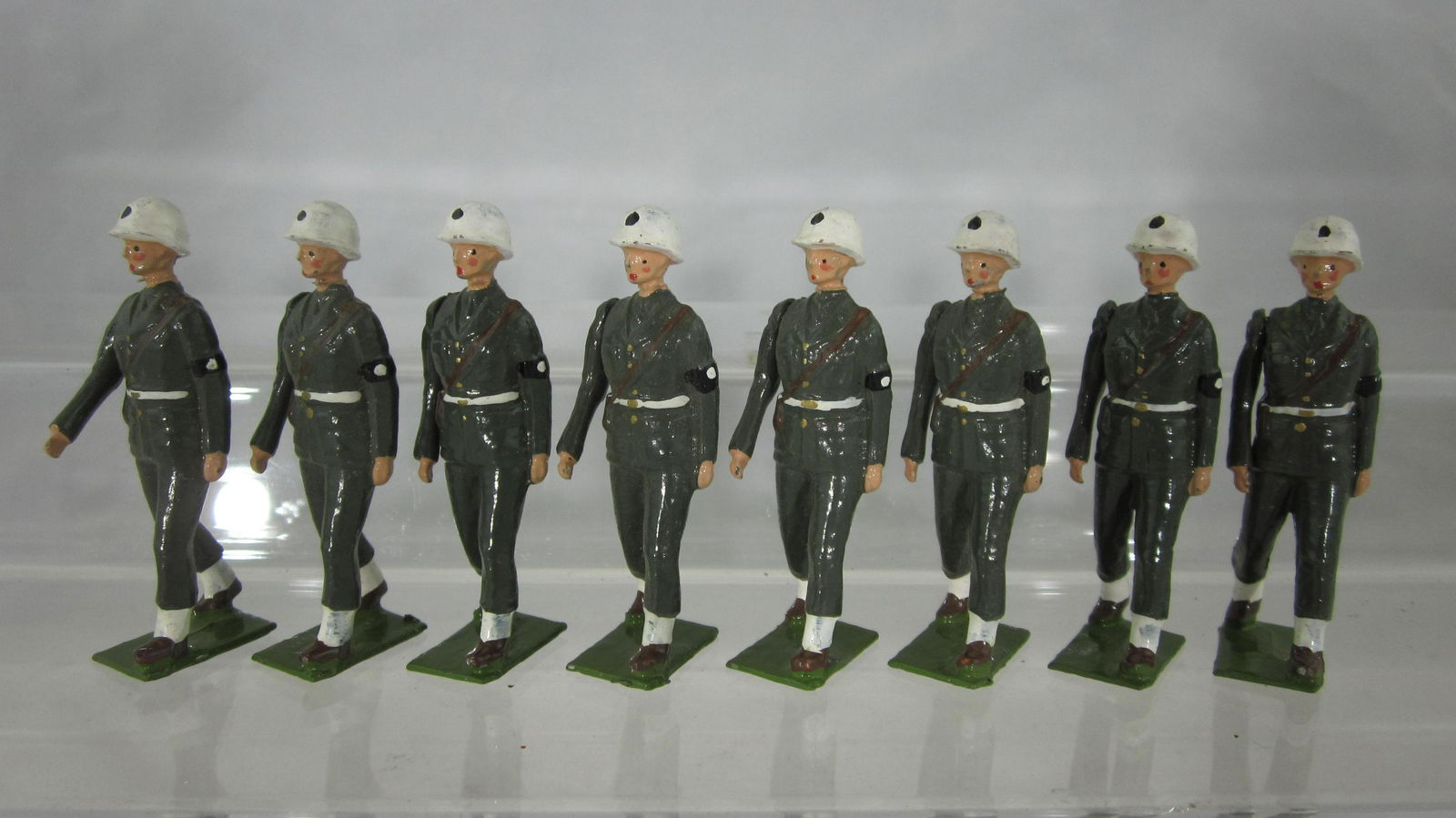 Britains Set #2021 U.S. Military Police.: UNBOXED Military Police, 8 pieces circa 1948-1965. 8 pieces. Condition near-Mint. No box.
