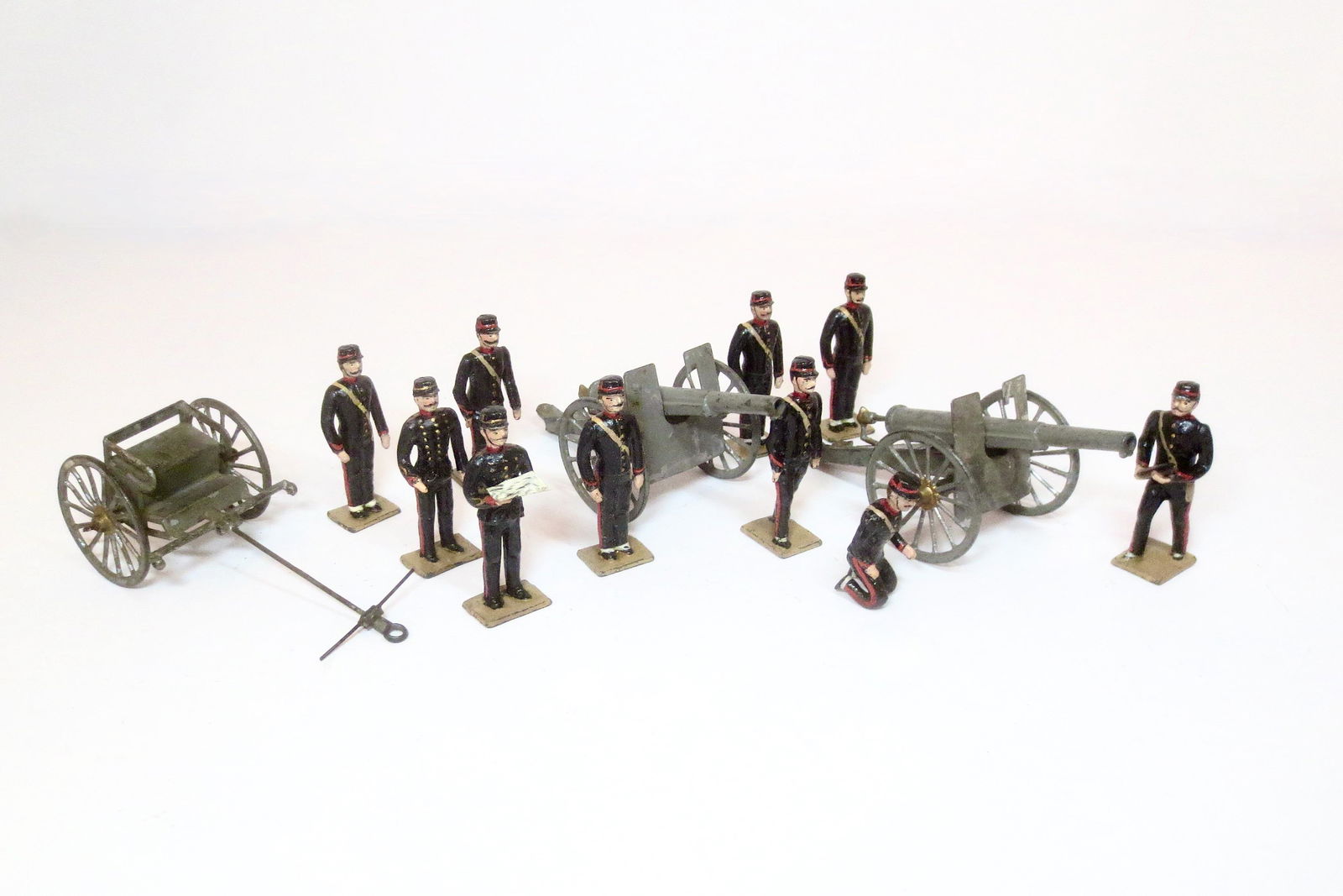 Heyde Artillery Regiment with Guns: 48mm. 13 pieces. Excellent condition. Unboxed.