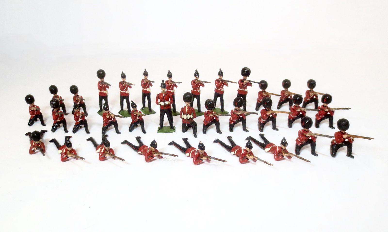 Britains Assorted Line Infantry and Guards (1 of 1)