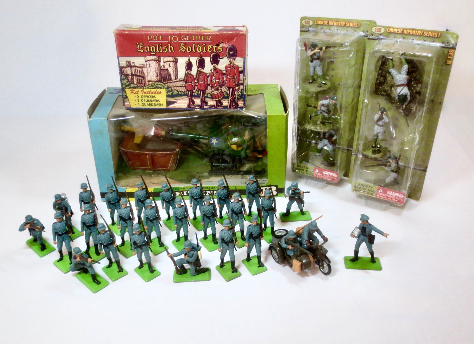 Assorted Plastic Soldiers (1 of 1)