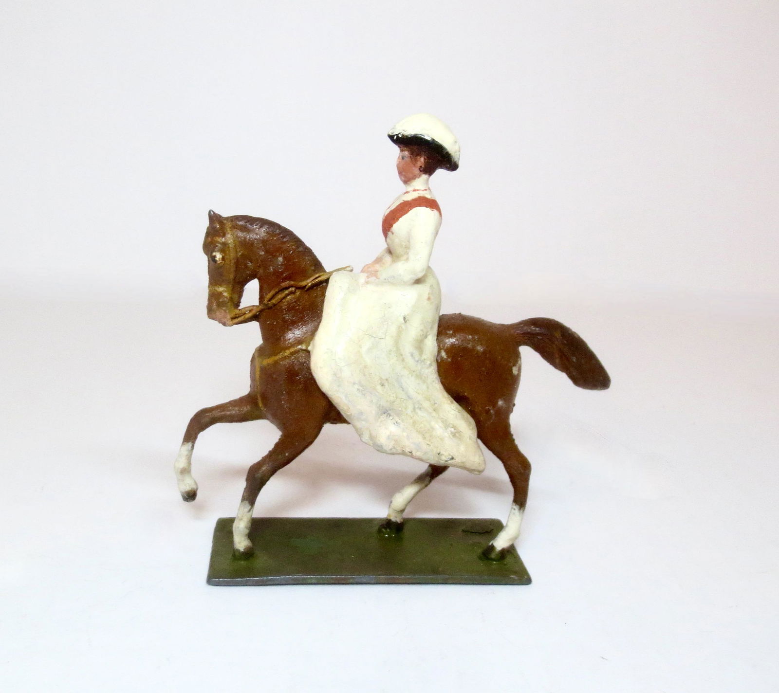 Heyde Large Scale Mounted Personality Figure (1 of 1)