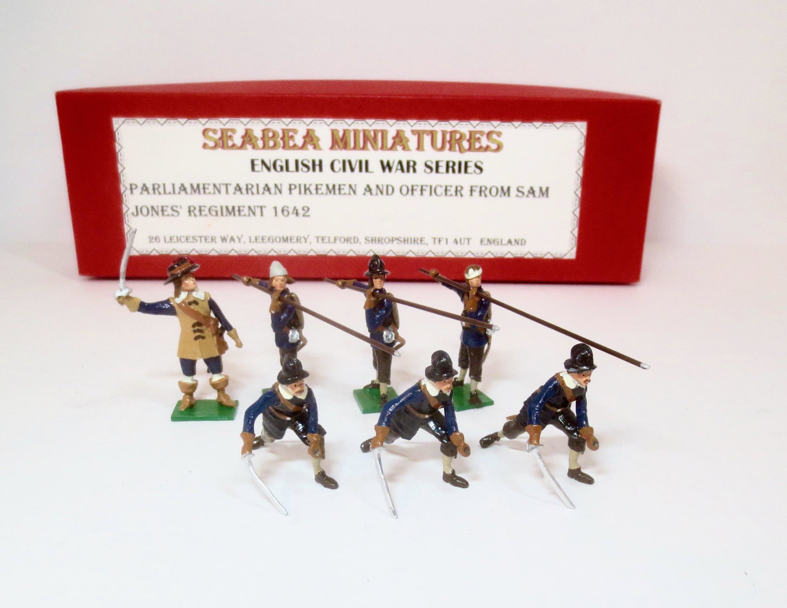 Seabee Miniatures English Civil War: Parliamentarian Pikemen and Officer from the Sam Jones Regiment. 7 pieces. Mint condition. Box excellent.