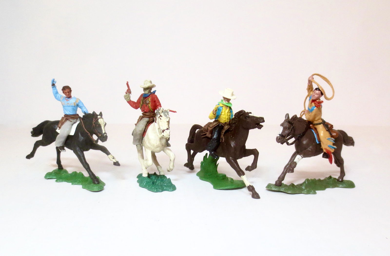 Britains & Herald Mounted Cowboys (1 of 1)