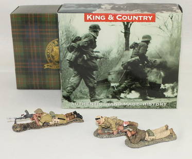 King & Country Lot SAS Observers and Bren Gunner: British Eighth Army. Lot includes Set #EA018 SAS and LRDG Observers and Set #EA081 Bren Gunner Lying Prone. 3 Pieces. Condition Excellent. Boxes Excellent.