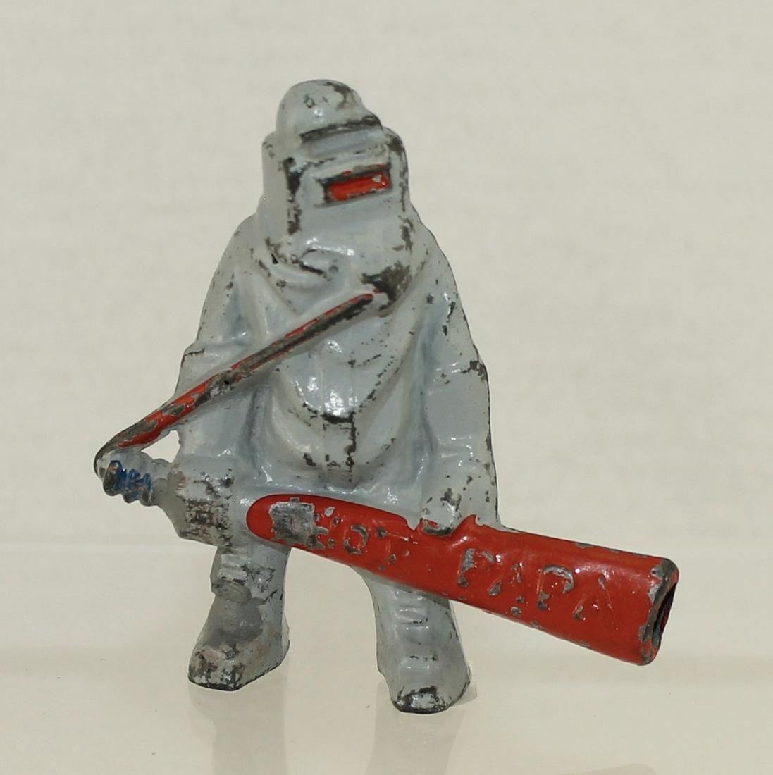 Manoil M121a Fire Fighter in Gray (1 of 2)