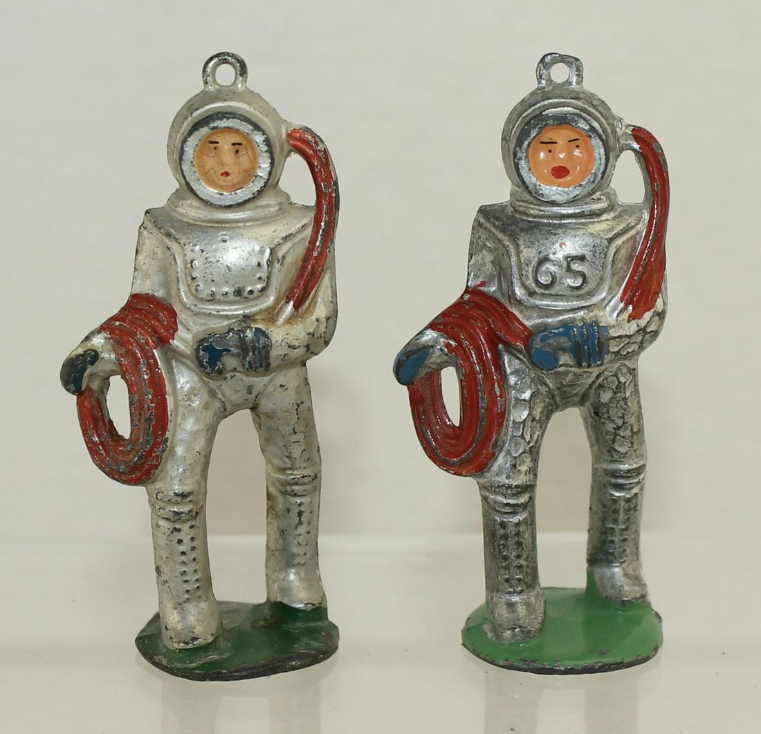 Manoil Lot Deep Sea Divers: Manoil Dimestore. Lot includes M96 and M97 with Number 65 on Chest. 2 Pieces. Condition Very Good. No Box.