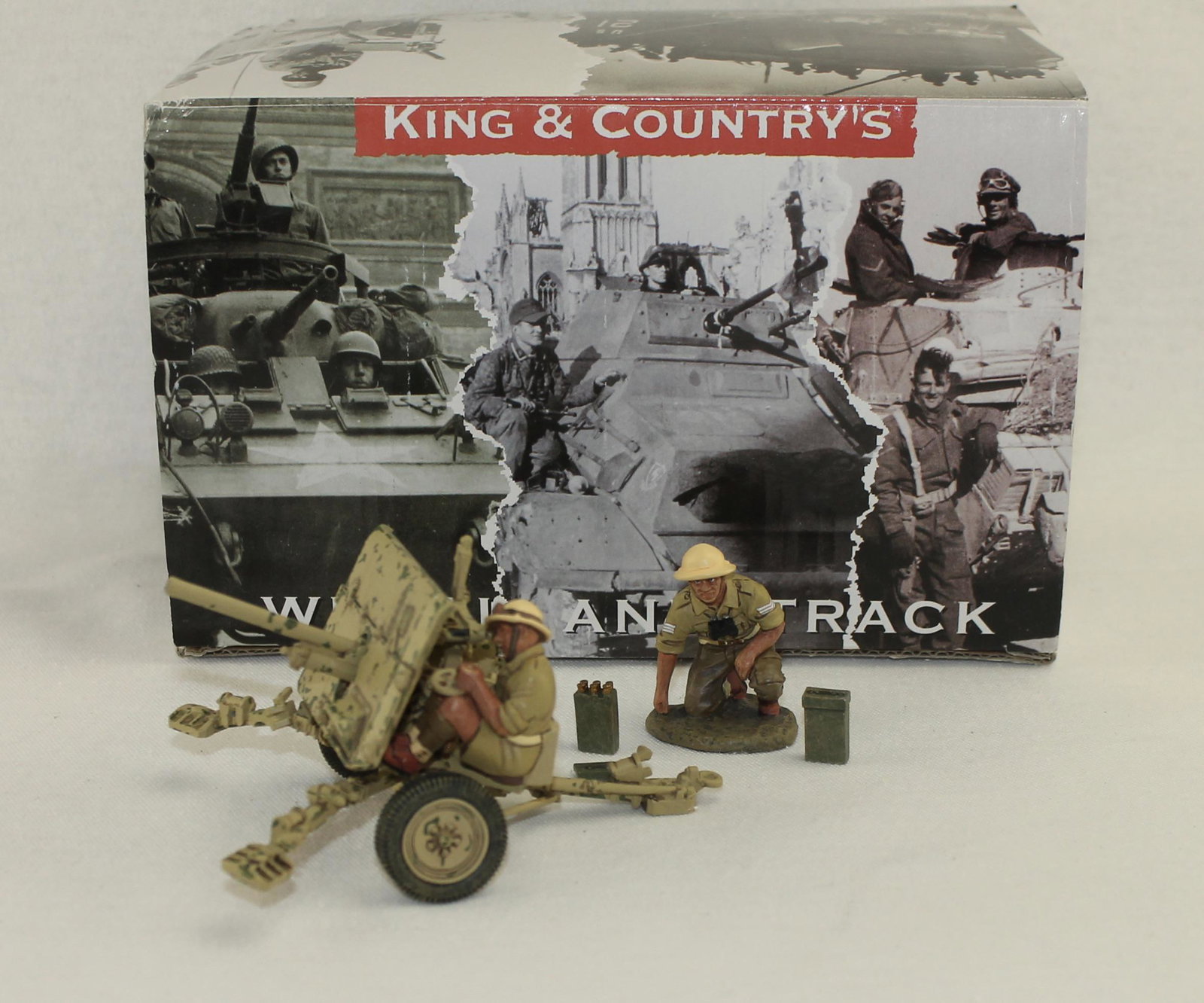 King & Country EA107(AU) Anti-Tank Gun: British Eighth Army. Australian 2 Pounder Anti-Tank Gun with Crew. 8 Pieces. Condition Very Good to Excellent. Box Very Good.