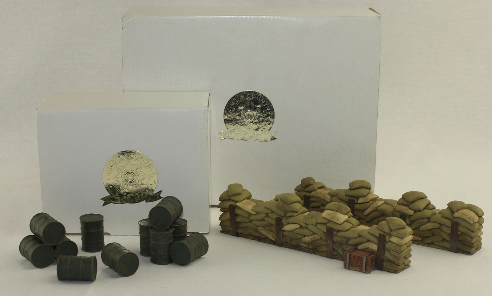 King & Country Lot Sand Bag Sections  Oil Drums (1 of 3)