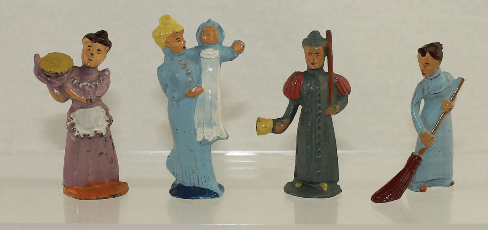 Manoil Lot Women and Teacher (1 of 2)