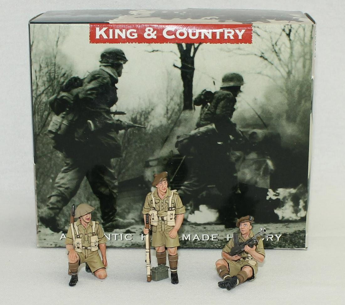 King & Country EA030 Scottish Tank Riders: British Eighth Army. 3 Pieces. Condition Excellent. Box Very Good.