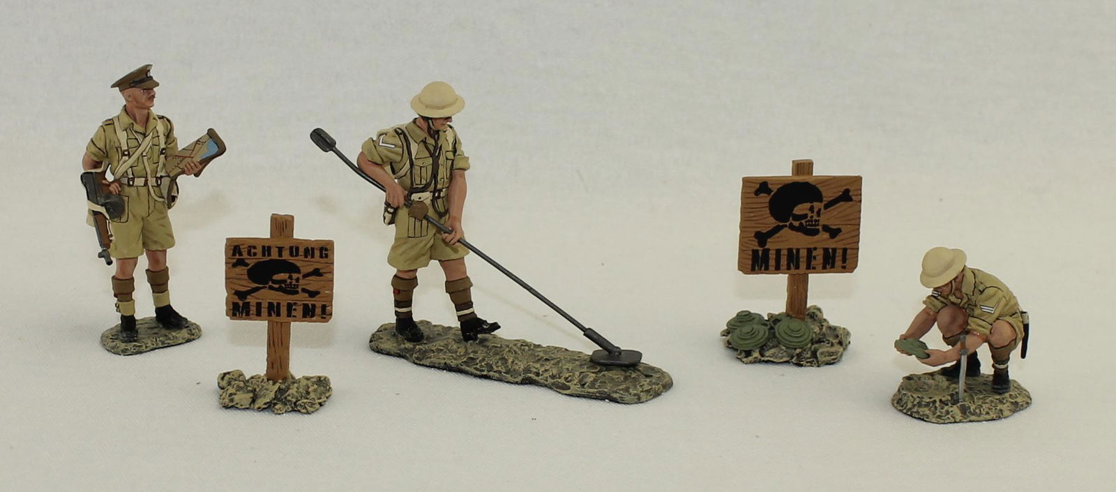 King &Country EA013 Mine Sweeper Set (1 of 2)