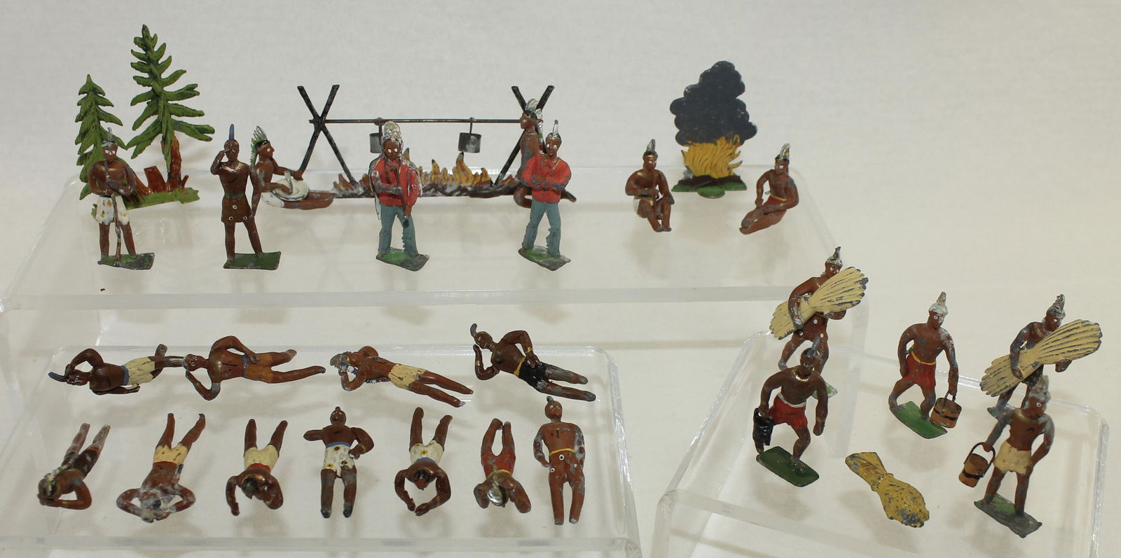Heyde Lot American Indian Encampment Figures (1 of 3)