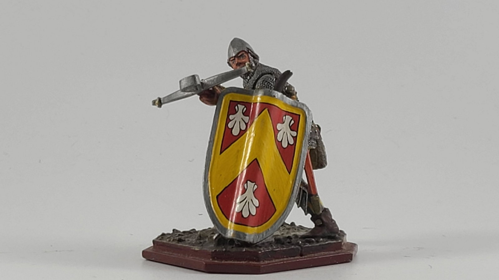 AeroArt St. Petersburg Collection #367: AeroArt Military Miniatures - The St. Petersburg Collection #367 Crossbowman with Shield. Produced in 1996 and a total of 96 figures ever made. Near Mint, Unboxed, 2 pieces.