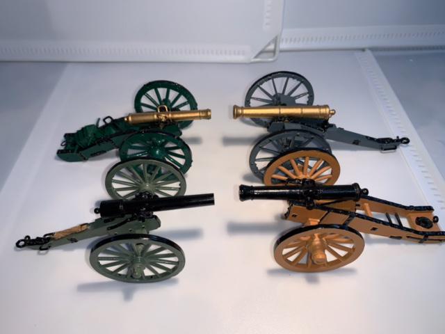 Soldiers of the World - 4 Artillery Guns: Soldiers of the World - 4 Artillery Guns (No Crews) - Gloss - Not Original Box.