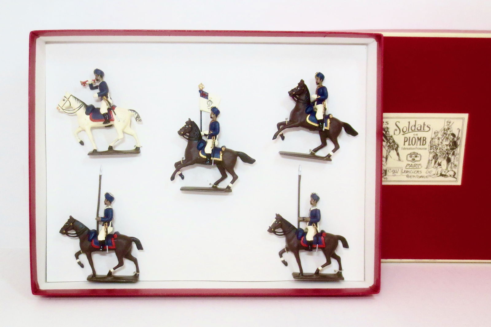 Mignot "Lanciers De Bengale": 5 pieces. Mint condition, still tied to the card in the box. Box excellent.