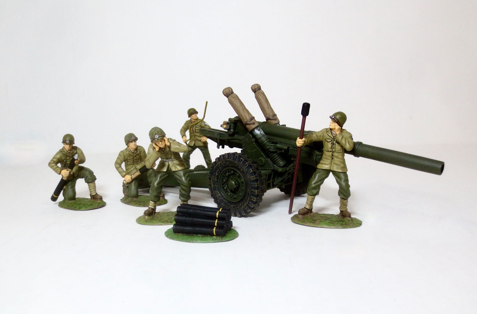 Frontline WW2 Field Artillery & Crew (1 of 1)