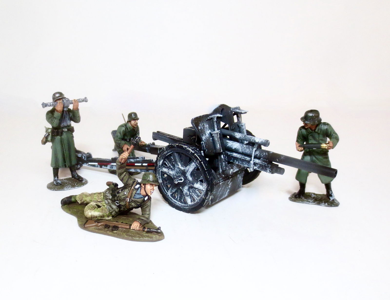 Figarti WW2 German Field Artillery & Crew (1 of 1)