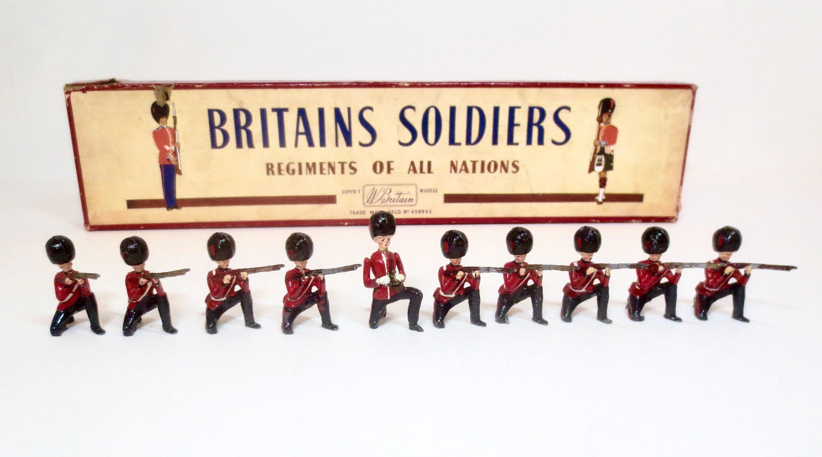 Britains #120 Coldstream Guards Kneeling Firing (1 of 1)