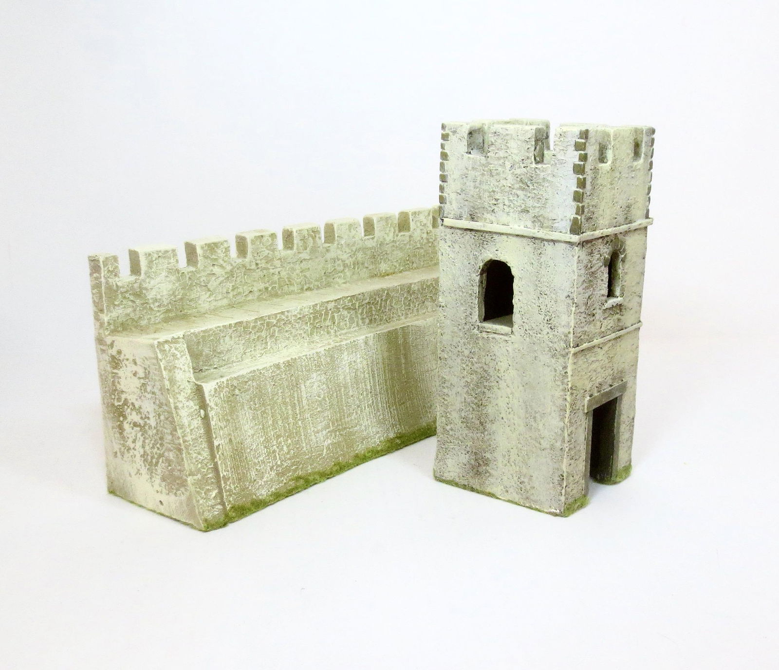 J.G. Miniatures Roman Fort Wall & Turret (1 of 1)