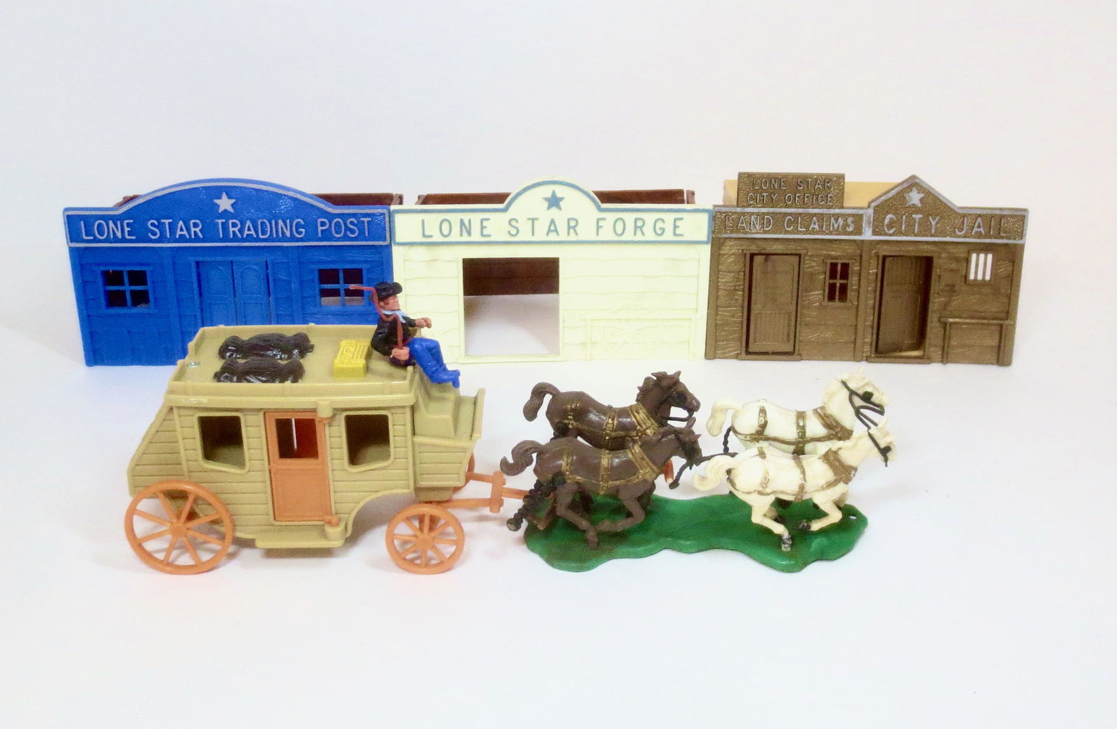 Wild West Plastic Stage Coach & Town Buildings (1 of 1)