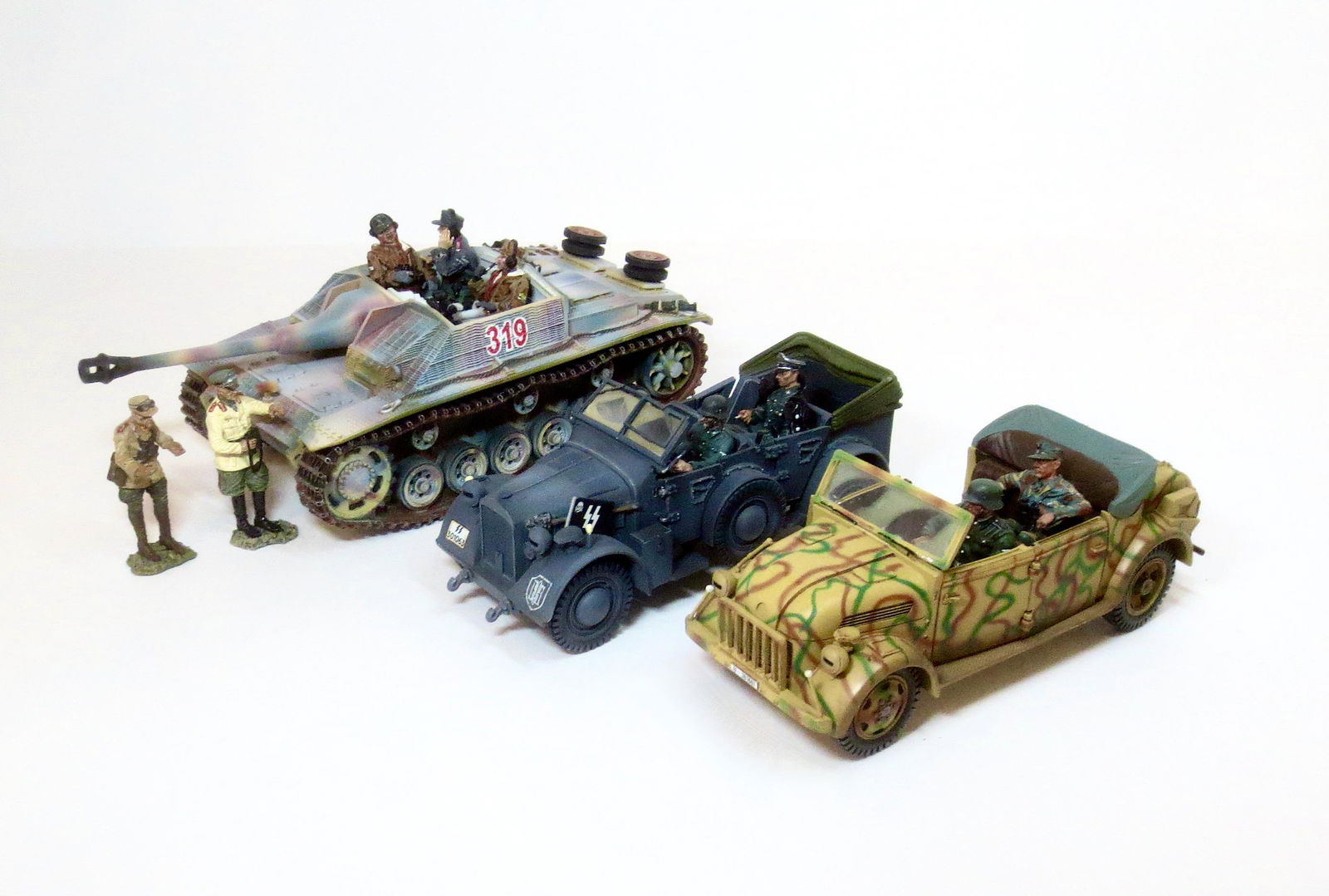 Collectors Showcase WW2 Military Vehicles (1 of 1)