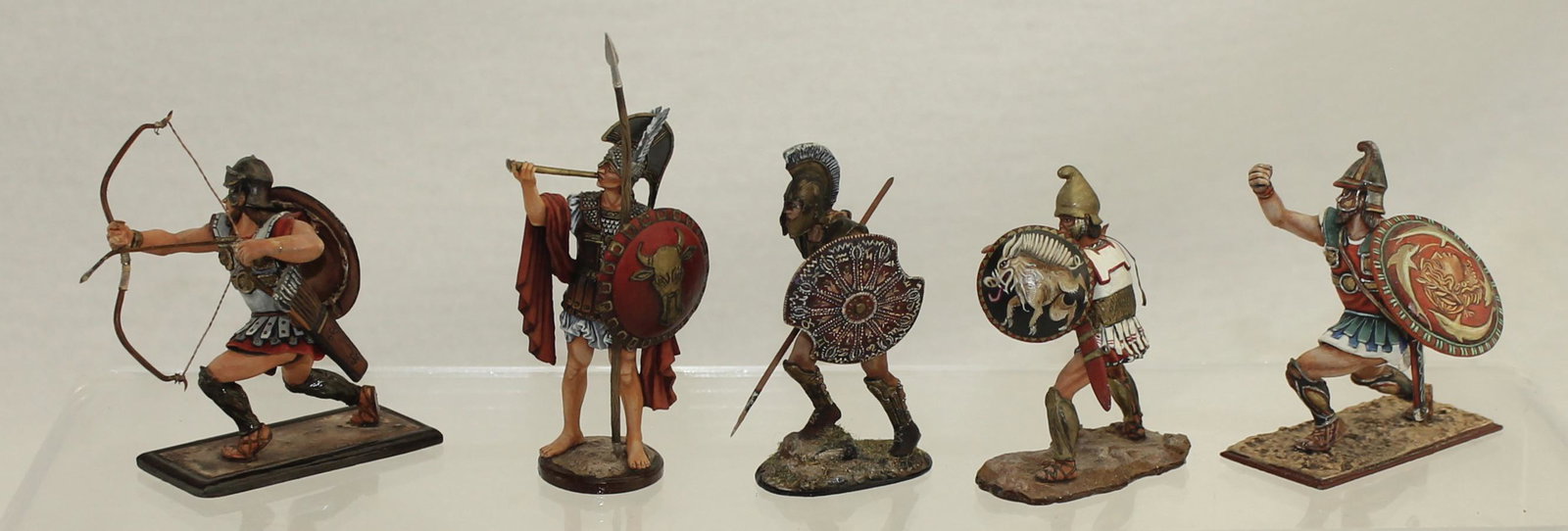 World Studio Amber Studio Lot Greeks: 5 Pieces. Condition Good to Very Good. Weapons Missing or Damaged. No Box.