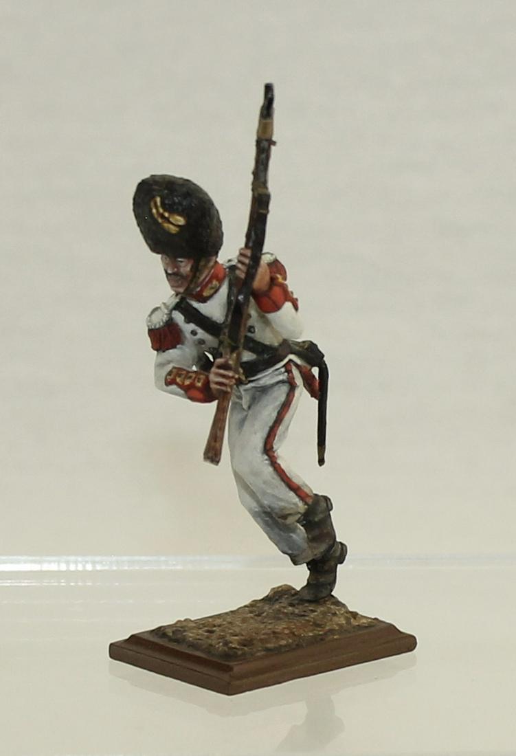 AeroArt New York City Guard Charging with Rifle: St. Petersburg Collection. American Civil War. 3854 on Bottom of Base. 1 Piece. Condition Very Good to Excellent. Bayonet Scabbard Bent. No Box.