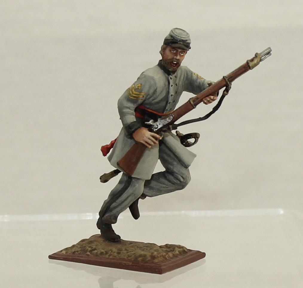 AeroArt Confederate 1st Sergeant: St. Petersburg Collection. American Civil War. Running with Rifle. 3923 on Bottom of Base. 1 Piece. Condition Excellent. No Box.