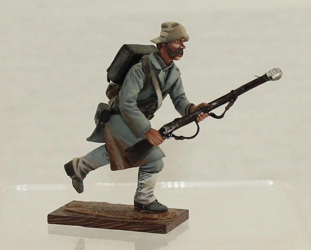Arsenyev Studio Confederate Charging: American Civil War. With Bayonet. 0109 on Bottom of Base. 1 Piece. Condition Very Good to Excellent. Bayonet Bent. No Box.