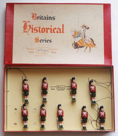 Britains Set # 1519 Waterloo Highlanders, Muskets -: Britains Set # 1519 Waterloo Highlanders with Muskets in Original Post War Historical Series Box- Untied. 9 Pieces.