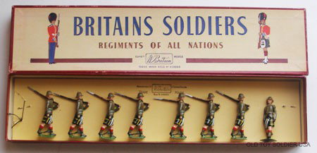 Britains Set # 1901 Cape Town Highlanders, Bayonets: Britains Set # 1901 Cape Town Highlanders, with Bayonets, Tied in Original R.O.A.N Box. 8 Pieces.