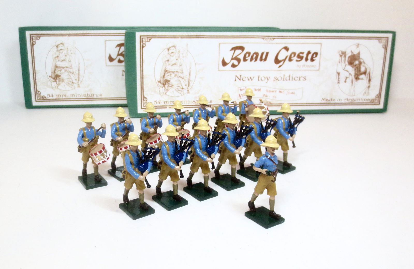 Beau Geste Royal Sussex Pipes & Drums Band: 14 pieces. Mint to near mint condition. Boxes excellent.