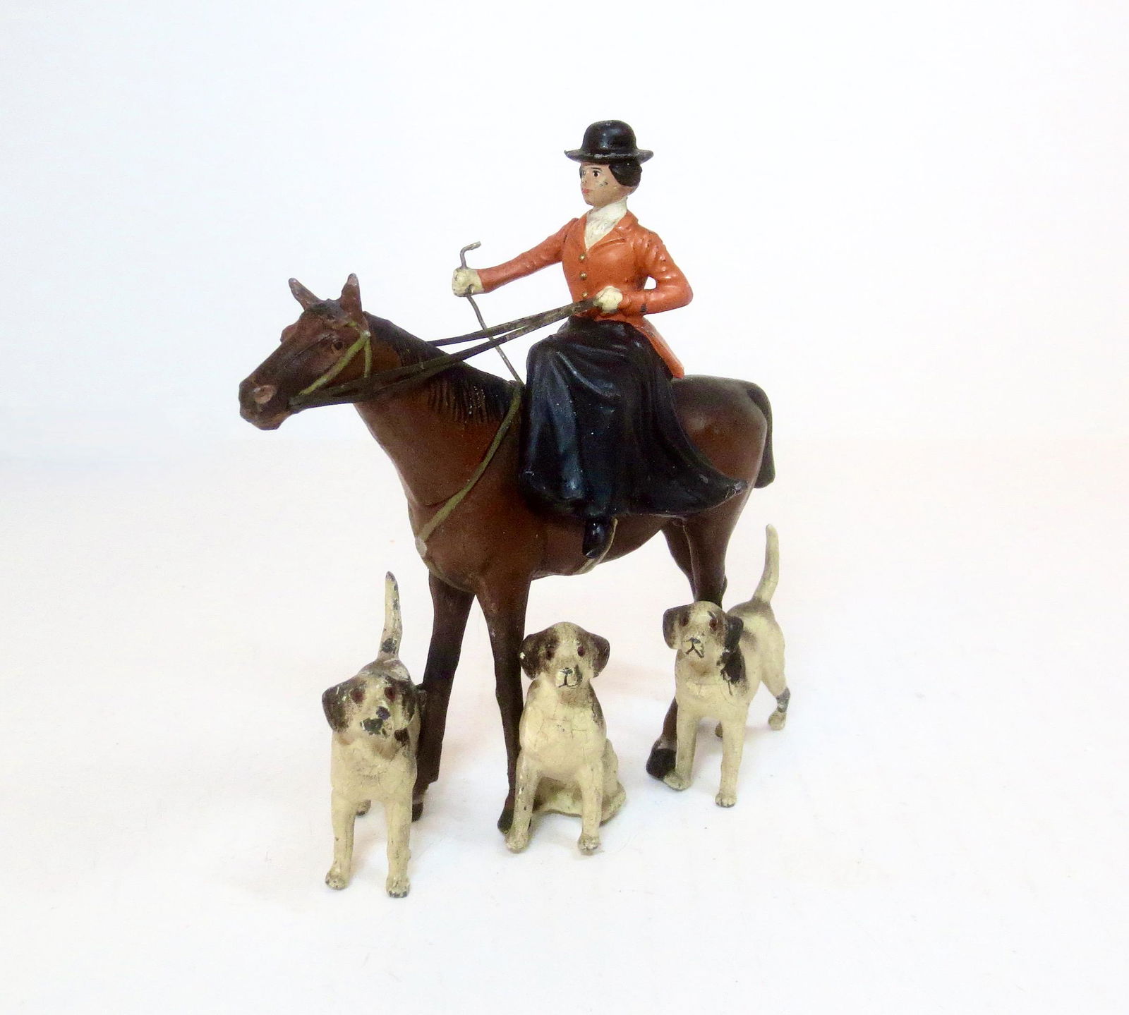 Heyde Large Scale Huntswoman With Hounds: 113mm tall Near mint condition. Unboxed.