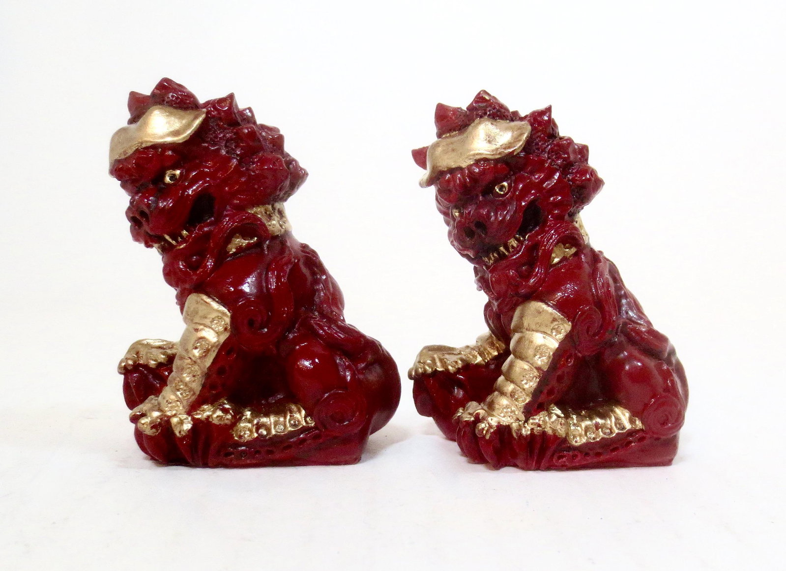 Hand Carved and Painted Foo Dogs: 2.5" tall. Mint condition. Unboxed.