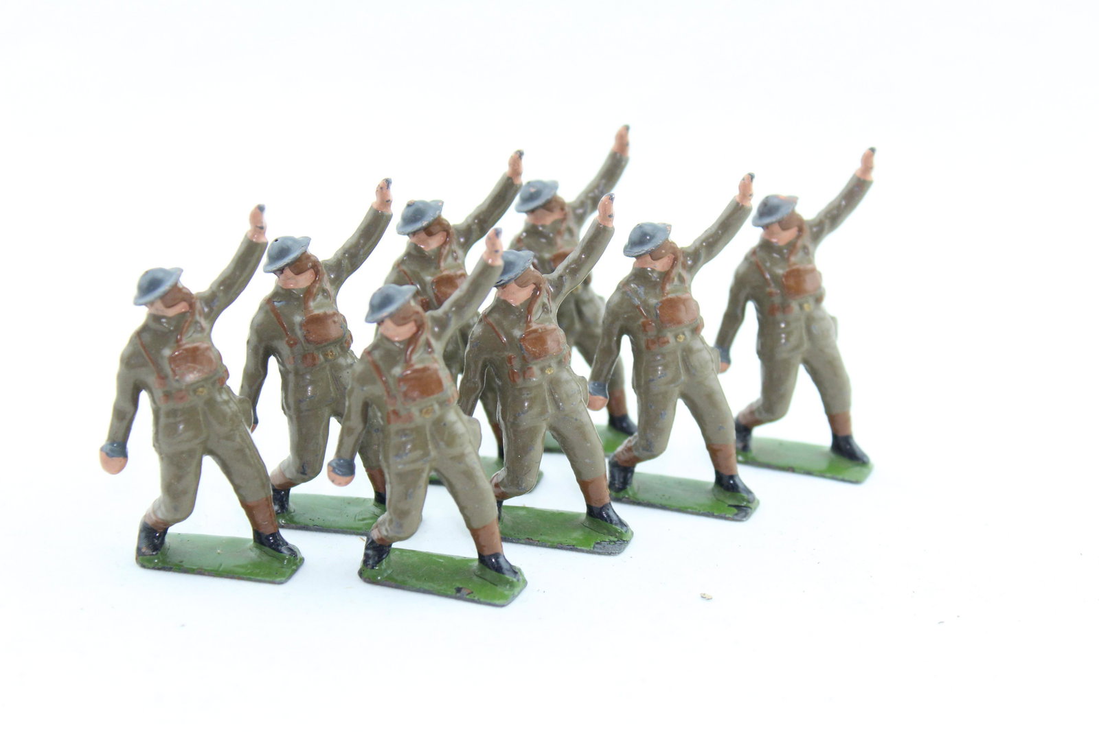 Britains Set #1612 British Infantry, Grenades: Prewar (1938-41) 8 pc-set, E, no box.