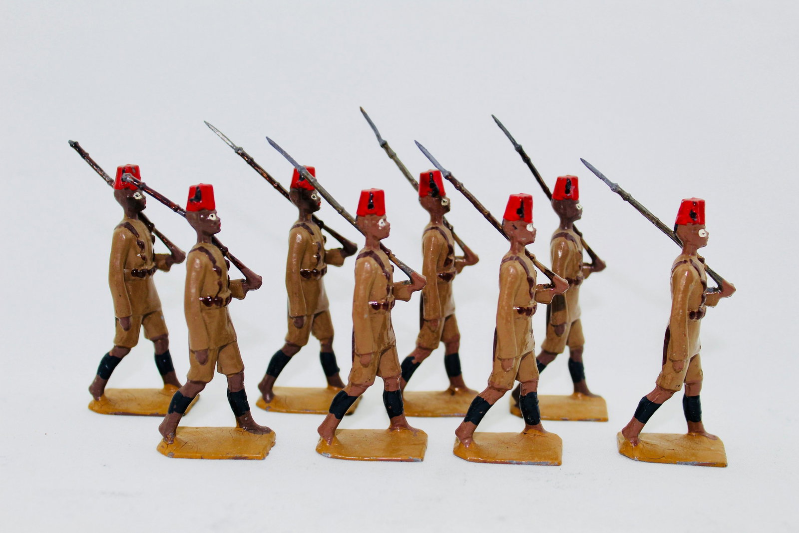 Britains Set #225 King's African Rifles: Eight pieces, postwar, E, two missing bayonets. No box.