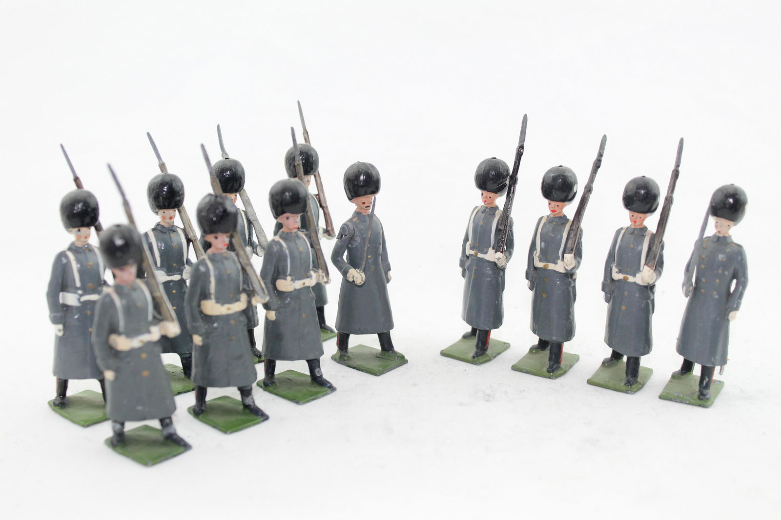 Britains Set #312 Grenadier Guards Winter Dress (1 of 1)