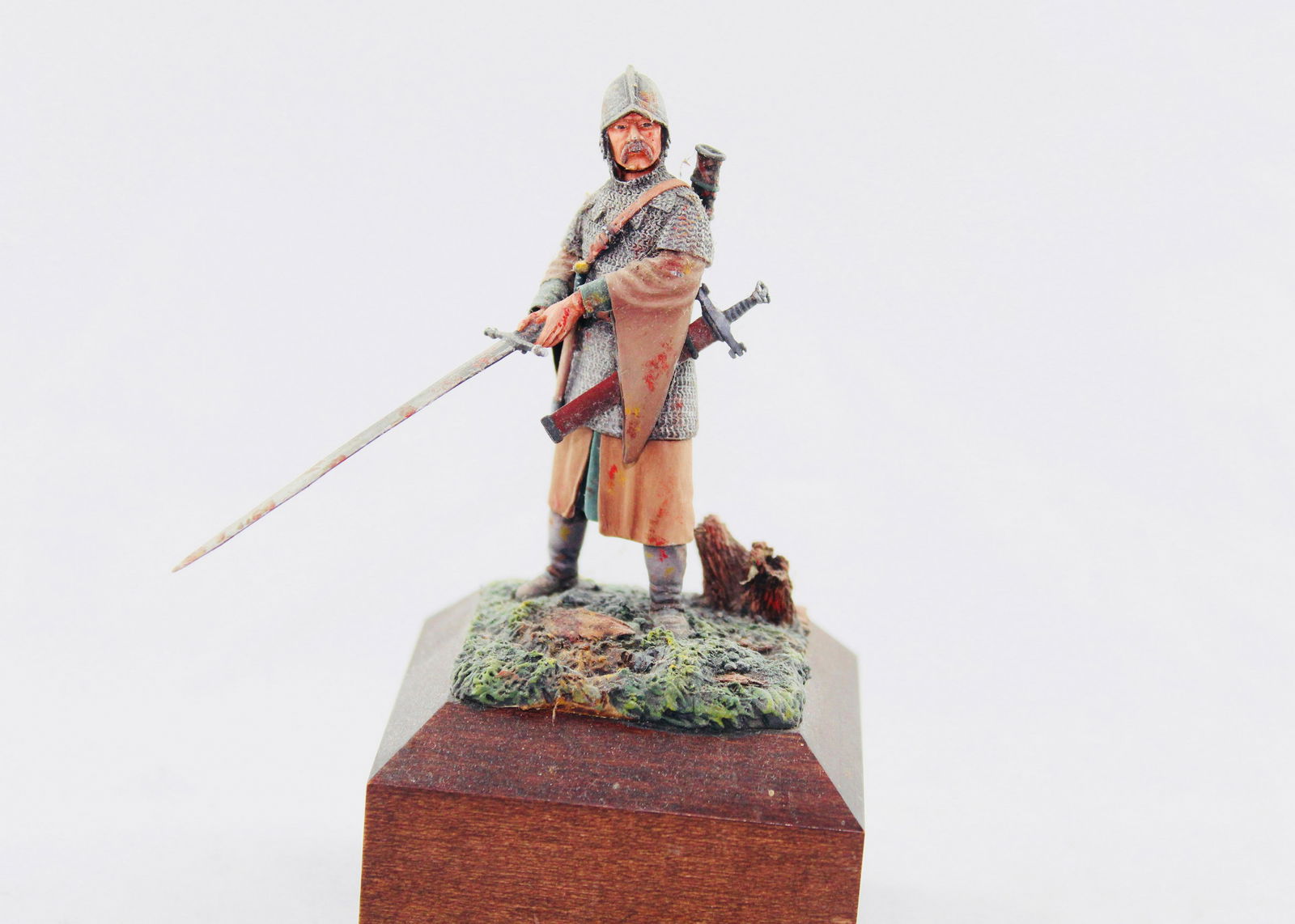 Medieval Man-at-Arms Connoisseur Figure (1 of 1)