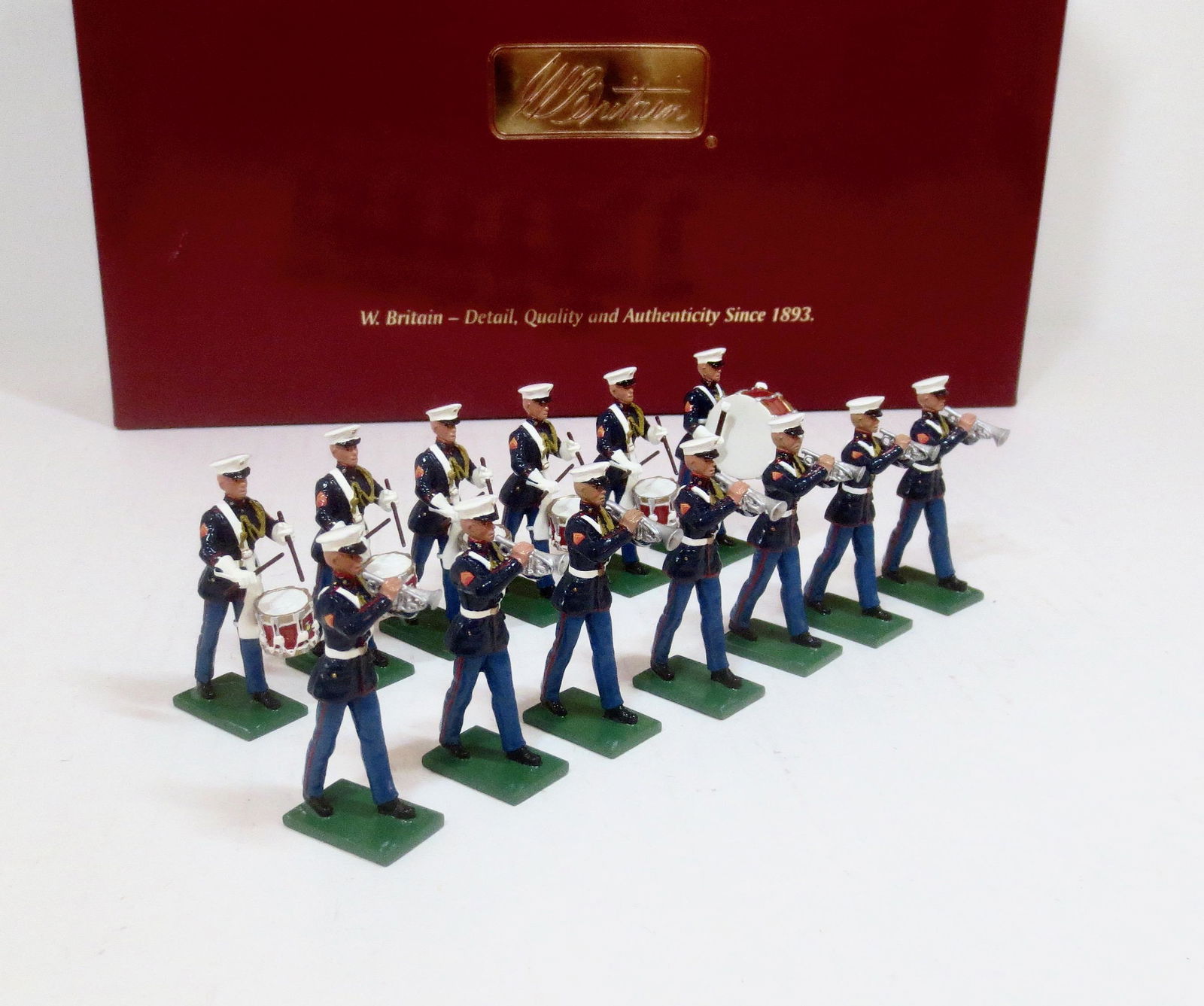 Britains #17780 United States Marine Corps: 8th & Drum and Bugle Corps of 1955. Limited edition. 13 pieces. Mint condition. Box excellent.