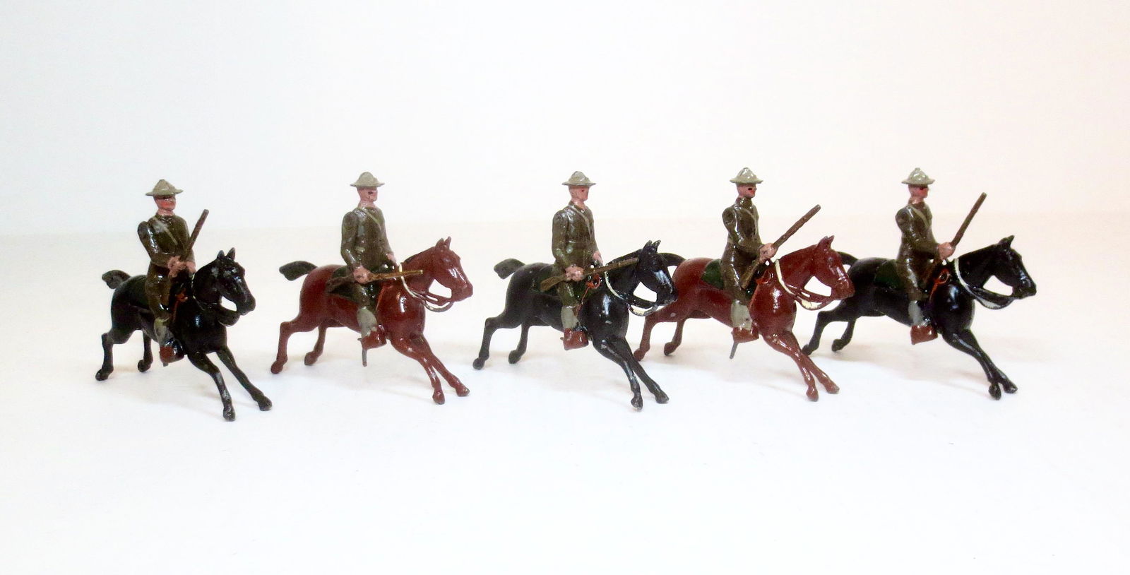 Britains #227 U.S. Cavalry In Service Dress (1 of 1)