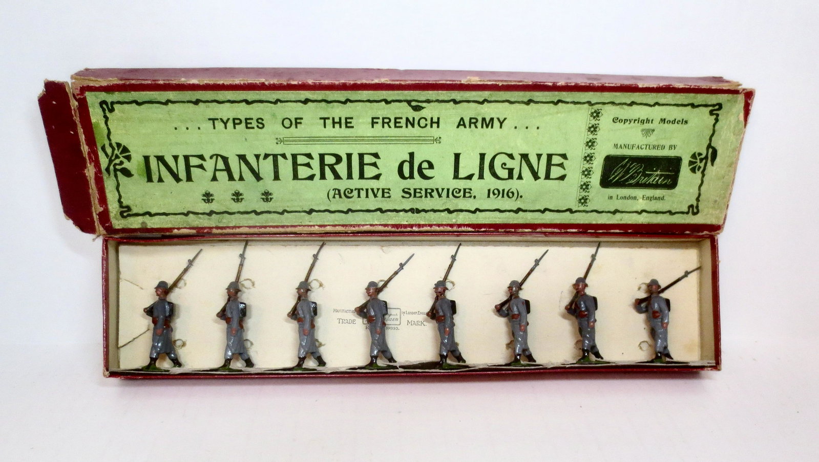 Britains #192 Infanterie de Ligne Active Service: Pre war issue. 8 pieces. Pristine condition. Box top poor (two top corner splits and one end missing).