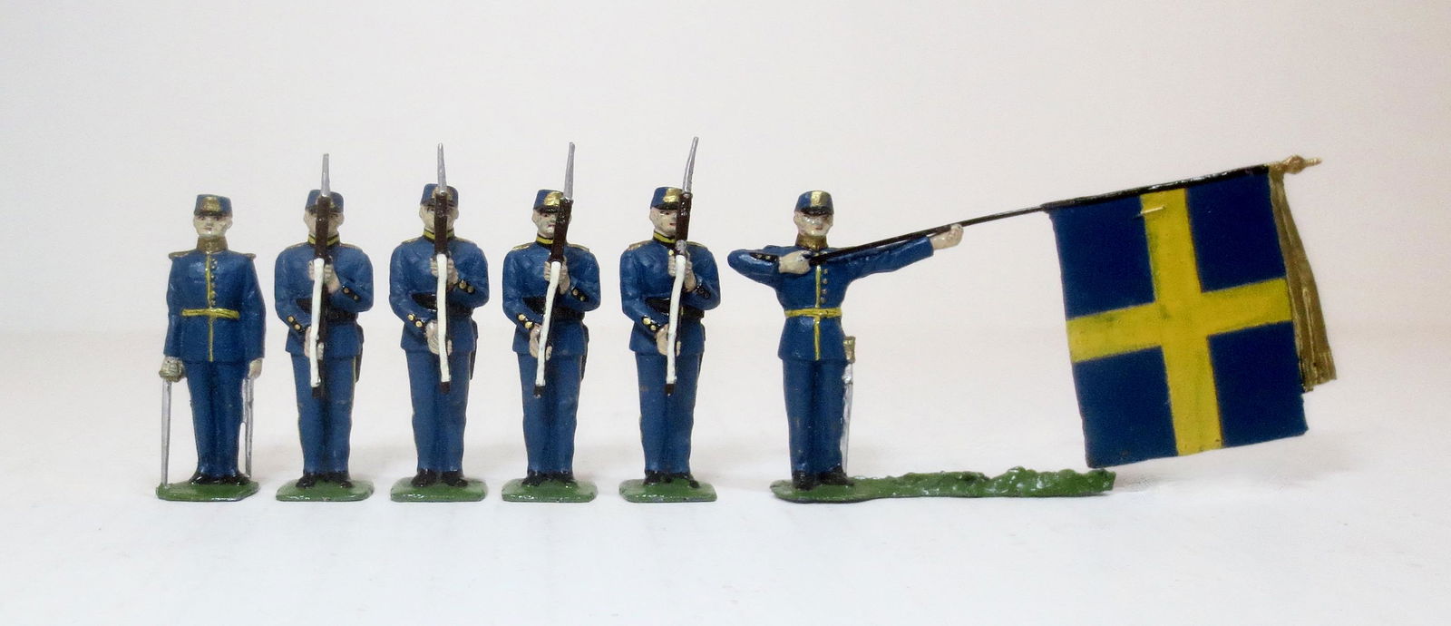 Authenticast Swedish Colour Party (1 of 1)