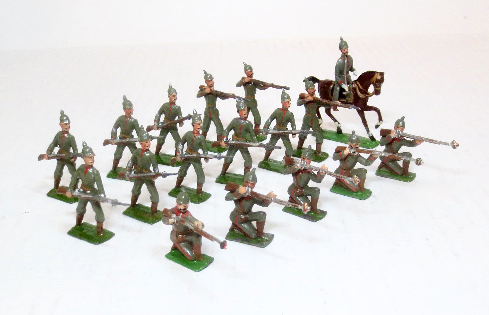Potsdamer Zinnfiguren WWII German Infantry (1 of 1)